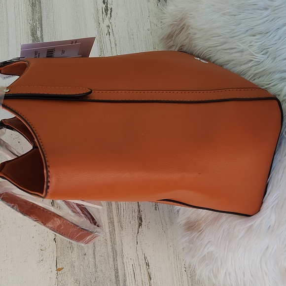 NWT NINE WEST DIANTHA CARRYALL SHOULDER BAG WITH WRISTLET - Picture 11 of 16